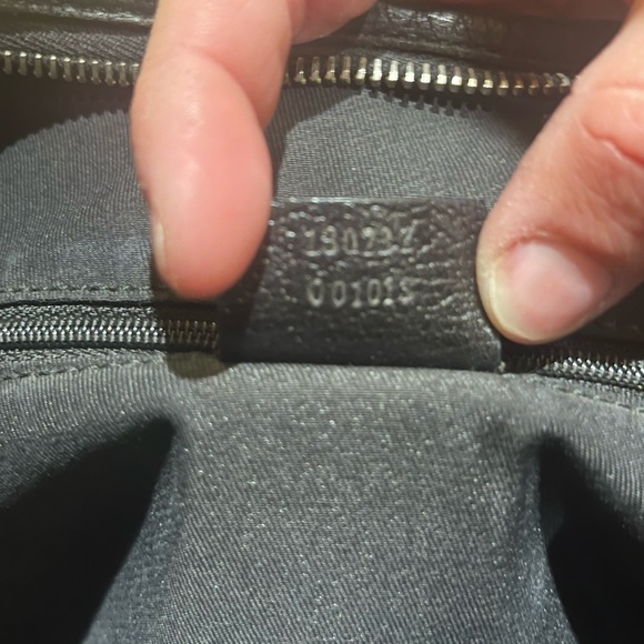 Gucci GG Canvas Abbey D-Ring in Black - Picture 8 of 11